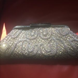 Beaded clutch